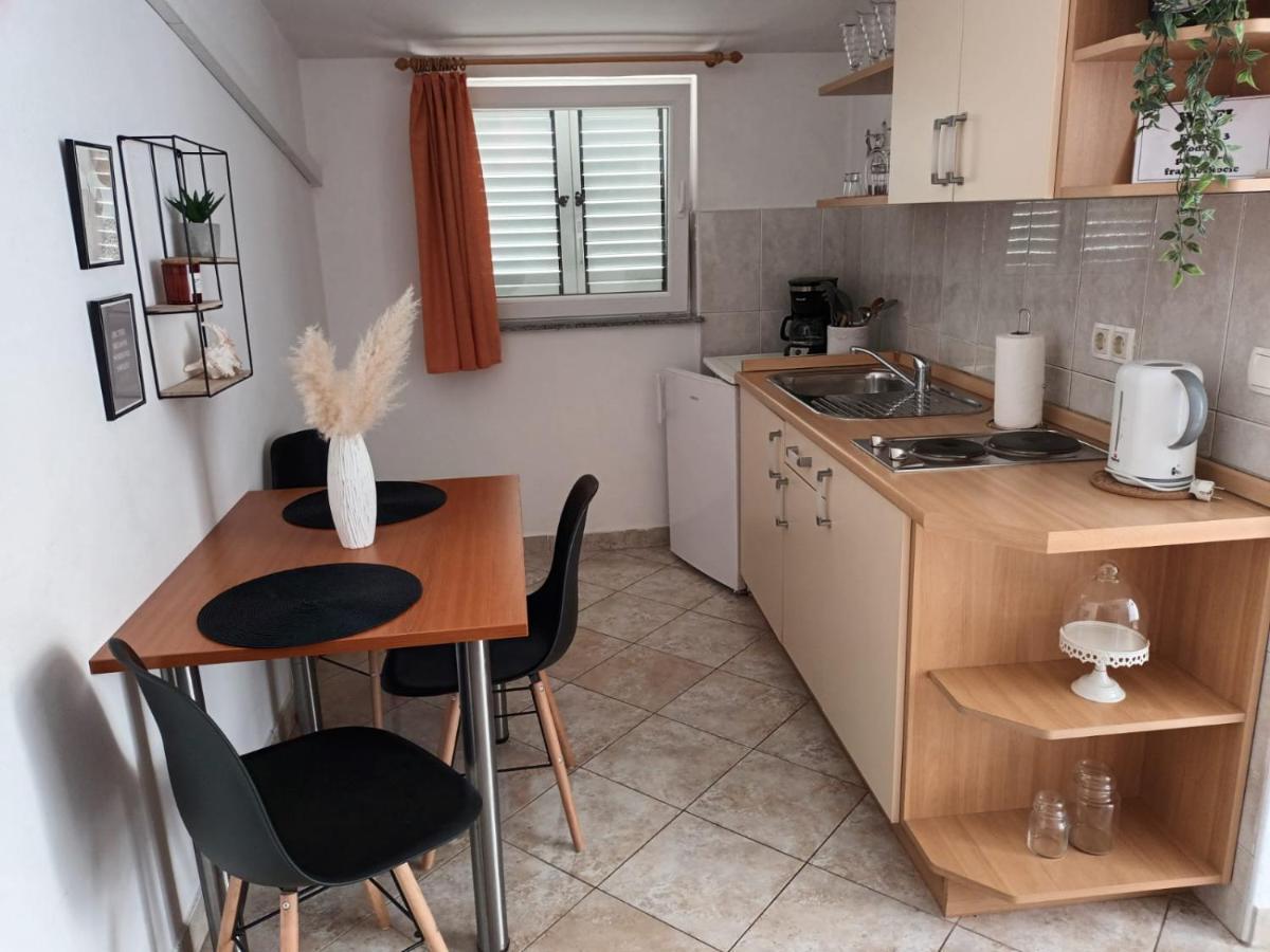 Apartment & Rooms Riva Водице Экстерьер фото